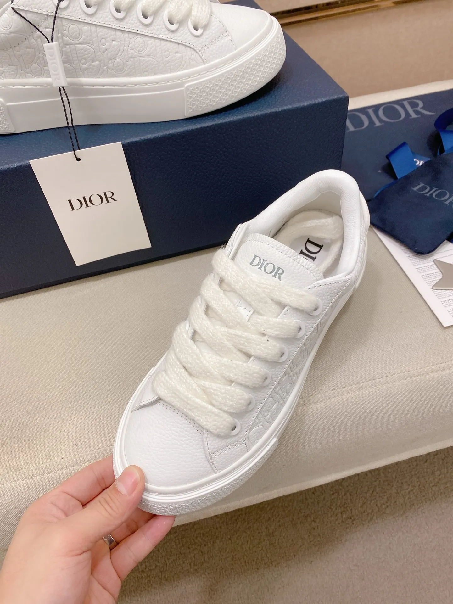 Factory price: 300 Men's shoes 💰[Dior·Dior] Top 🔍Couple style 💏🔍New casual sports style couple shoes, new four-season design, perfect workmanship, lace-up lazy style to create cabinet quality, upper: imported first-layer cowhide, sheepskin lining is soft and comfortable, ultra-light TPU wear-resistant outsole, simple, versatile fashion men's shoes, excellent color code number 35--44